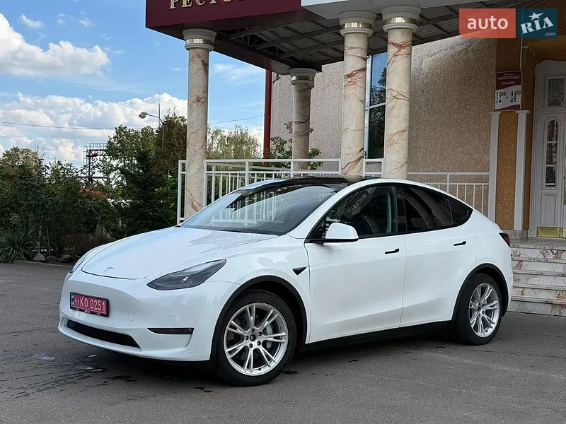 Tesla Model Y 2022