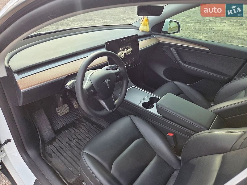 Внедорожник / Кроссовер Tesla Model Y 2023 в Запорожье