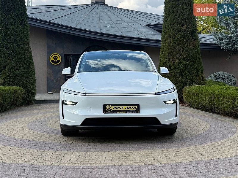 Позашляховик / Кросовер Tesla Model Y 2025 в Львові