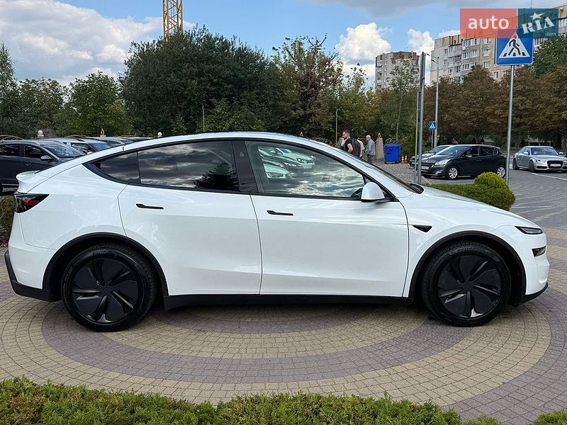 Внедорожник / Кроссовер Tesla Model Y 2025 в Львове фото 9 Внедорожник / Кроссовер Tesla Model Y 2025 в Львове