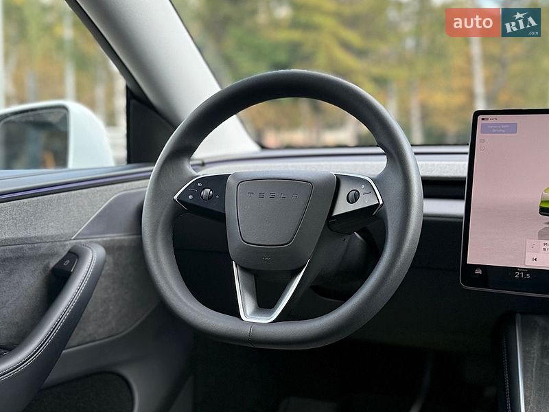 Внедорожник / Кроссовер Tesla Model Y 2025 в Львове фото 23 Внедорожник / Кроссовер Tesla Model Y 2025 в Львове