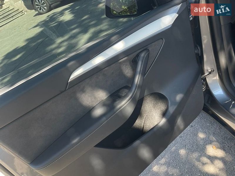 Позашляховик / Кросовер Tesla Model Y 2024 в Житомирі фото 10 Позашляховик / Кросовер Tesla Model Y 2024 в Житомирі