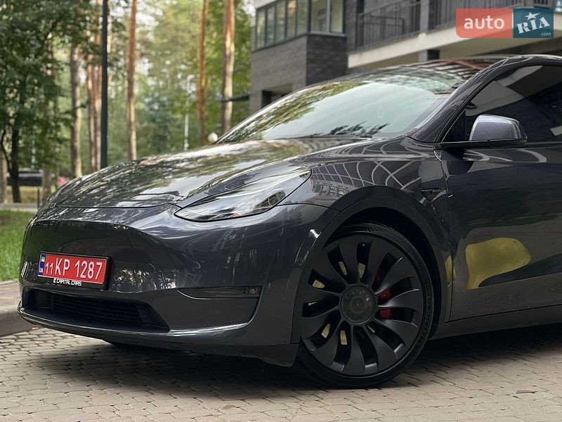 Позашляховик / Кросовер Tesla Model Y 2021 в Києві