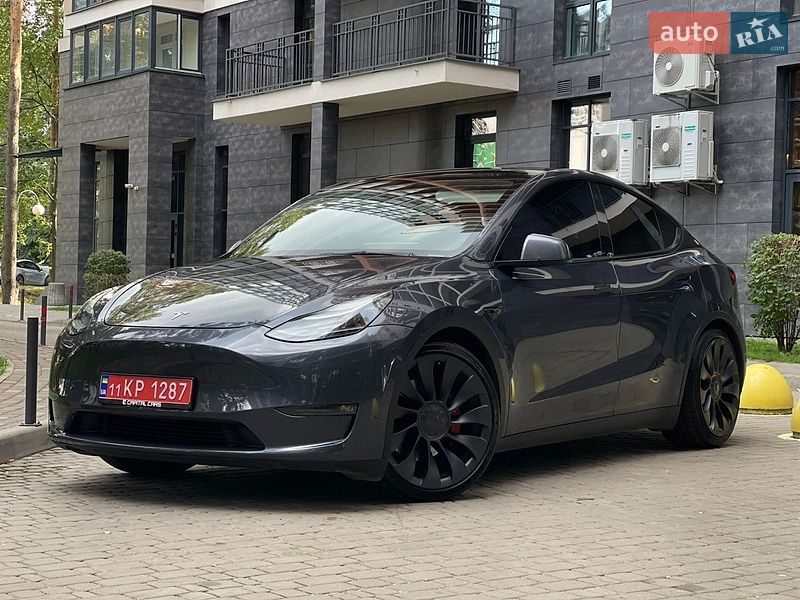 Позашляховик / Кросовер Tesla Model Y 2021 в Києві