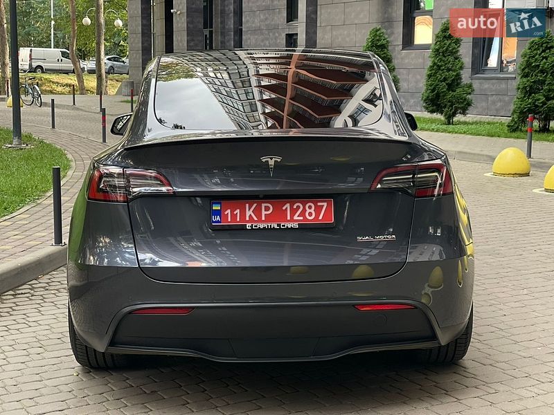 Позашляховик / Кросовер Tesla Model Y 2021 в Києві
