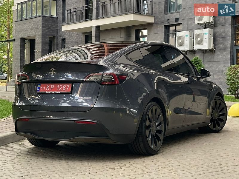 Позашляховик / Кросовер Tesla Model Y 2021 в Києві