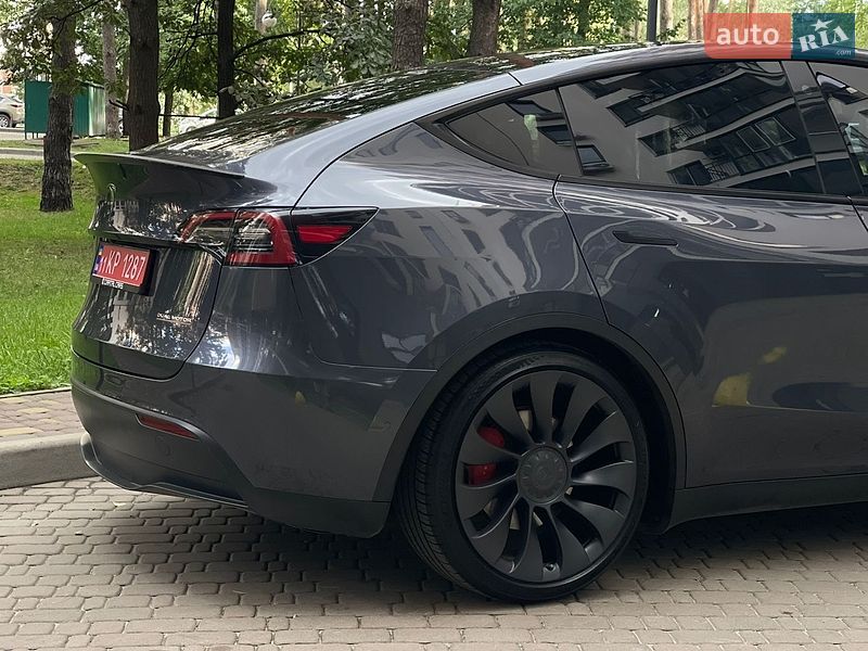 Позашляховик / Кросовер Tesla Model Y 2021 в Києві