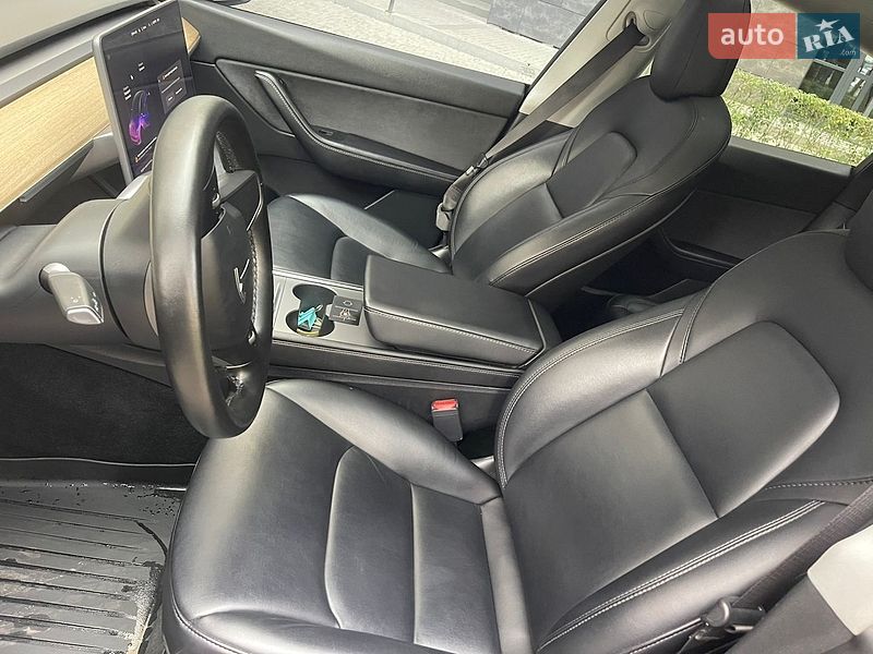 Позашляховик / Кросовер Tesla Model Y 2021 в Києві