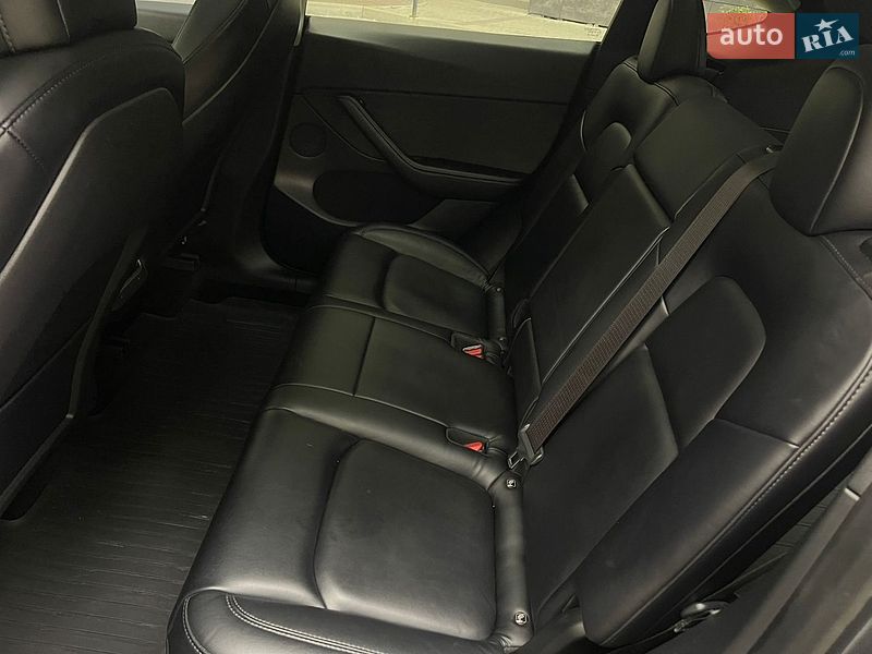 Позашляховик / Кросовер Tesla Model Y 2021 в Києві