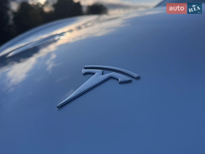 Внедорожник / Кроссовер Tesla Model Y 2021 в Днепре