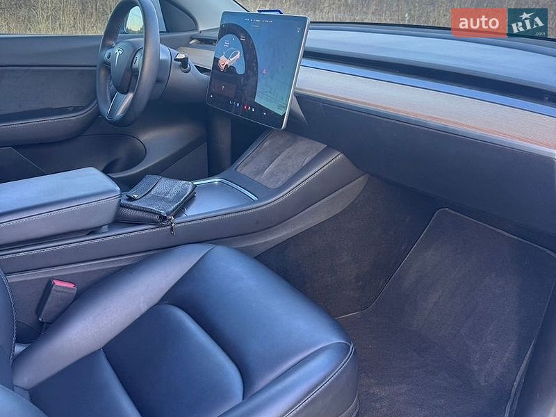 Внедорожник / Кроссовер Tesla Model Y 2021 в Днепре