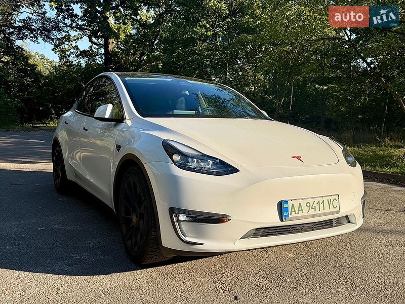 Внедорожник / Кроссовер Tesla Model Y 2023 в Киеве