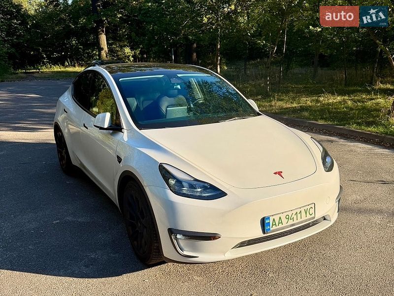 Внедорожник / Кроссовер Tesla Model Y 2023 в Киеве