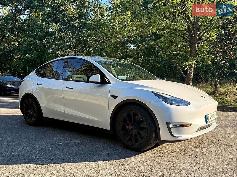 Внедорожник / Кроссовер Tesla Model Y 2023 в Киеве