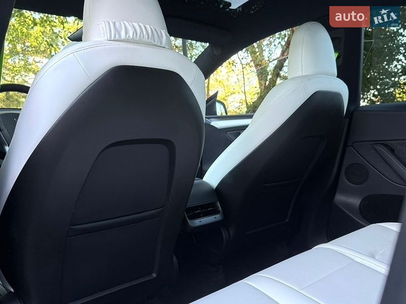 Позашляховик / Кросовер Tesla Model Y 2024 в Одесі