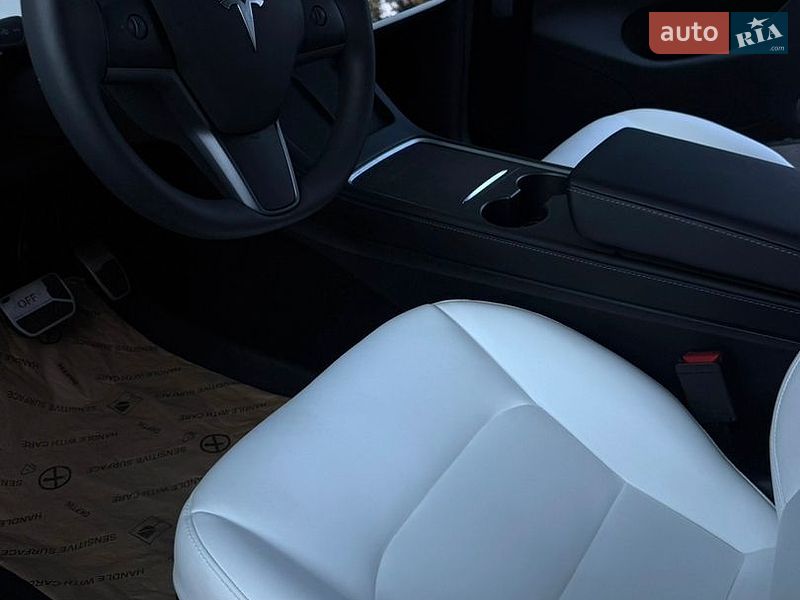 Позашляховик / Кросовер Tesla Model Y 2024 в Одесі