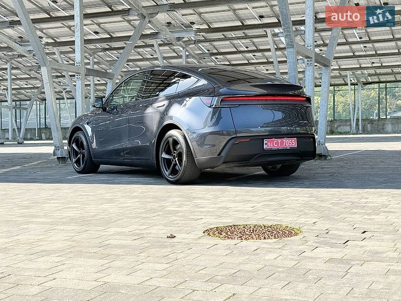 Позашляховик / Кросовер Tesla Model Y 2025 в Львові