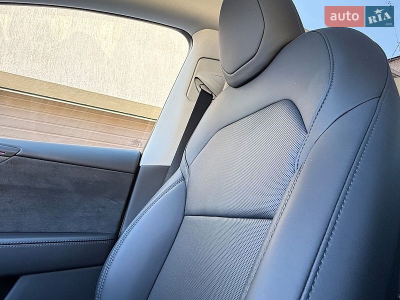 Позашляховик / Кросовер Tesla Model Y 2025 в Львові