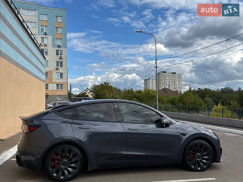 Внедорожник / Кроссовер Tesla Model Y 2022 в Киеве