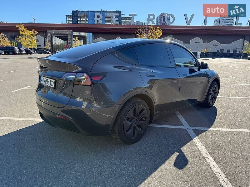 Позашляховик / Кросовер Tesla Model Y 2024 в Києві