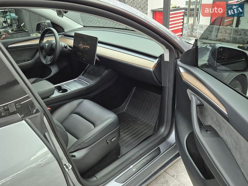 Внедорожник / Кроссовер Tesla Model Y 2024 в Днепре