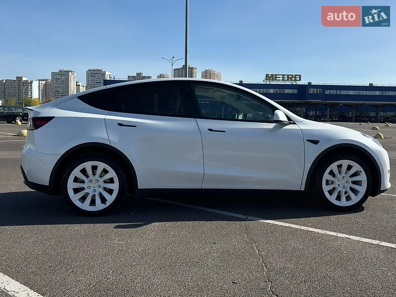 Tesla Model Y 2021