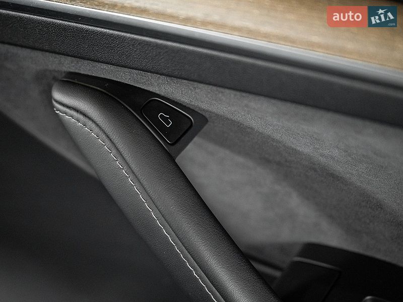 Позашляховик / Кросовер Tesla Model Y 2023 в Одесі