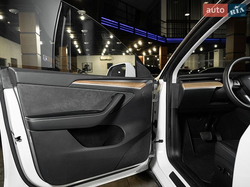 Позашляховик / Кросовер Tesla Model Y 2023 в Одесі
