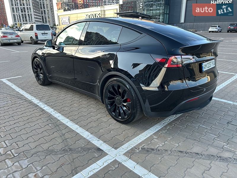 Позашляховик / Кросовер Tesla Model Y 2020 в Києві
