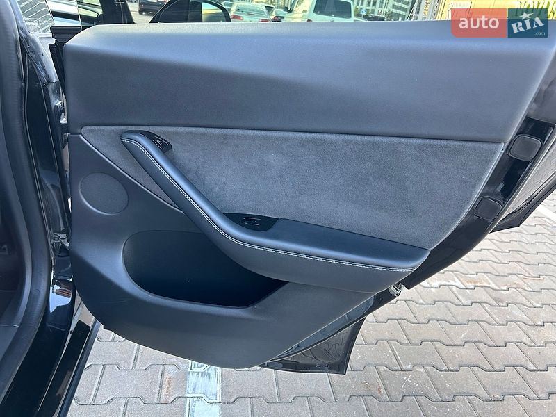 Позашляховик / Кросовер Tesla Model Y 2020 в Києві