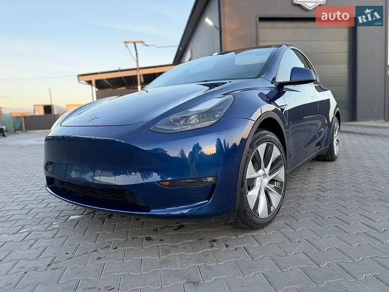Tesla Model Y 2023