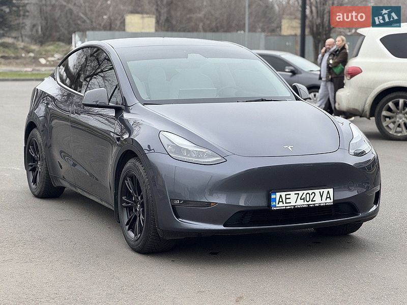 Tesla Model Y 2023