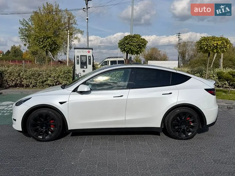 Tesla Model Y 2021