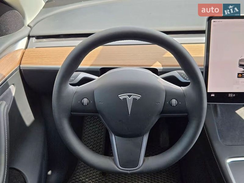 Внедорожник / Кроссовер Tesla Model Y 2025 в Киеве