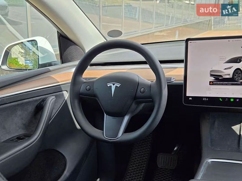 Внедорожник / Кроссовер Tesla Model Y 2025 в Киеве