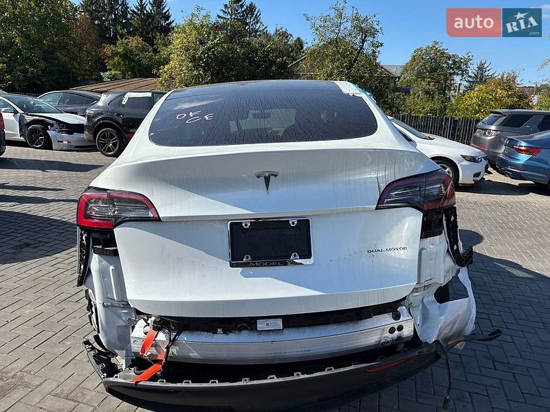 Внедорожник / Кроссовер Tesla Model Y 2022 в Луцке