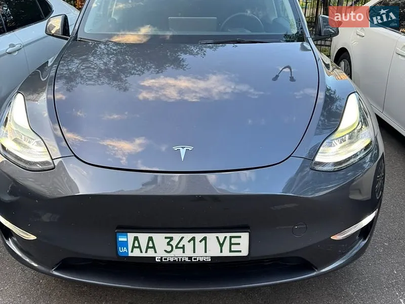 Tesla Model Y 2023
