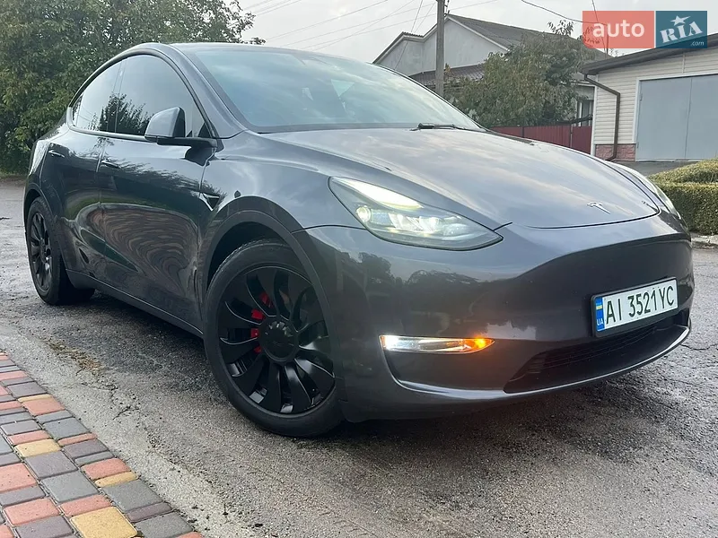 Tesla Model Y 2023