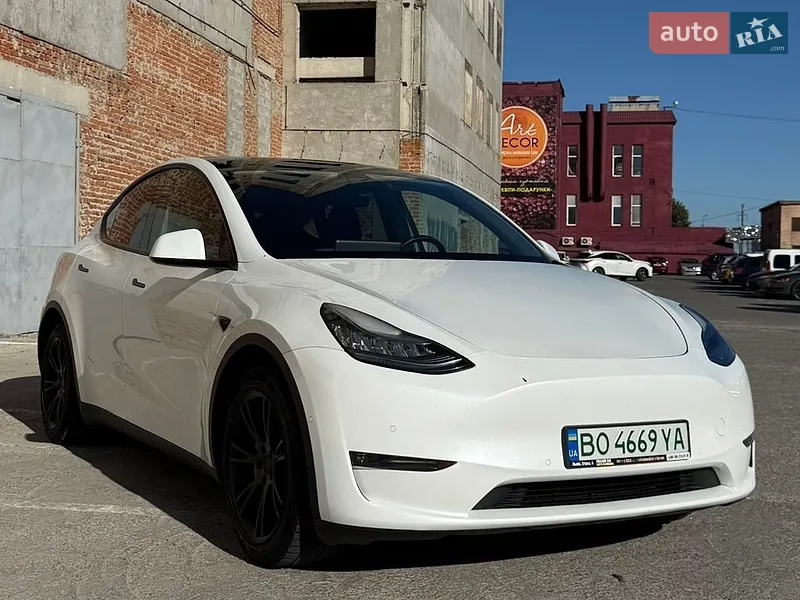 Tesla Model Y 2021