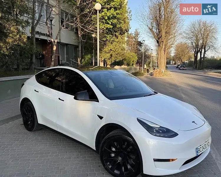 Tesla Model Y 2022