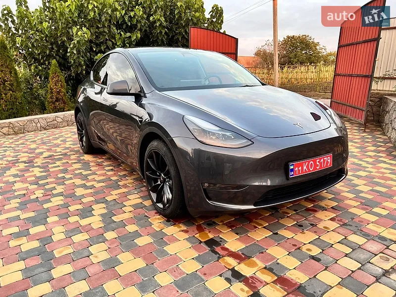 Tesla Model Y 2023