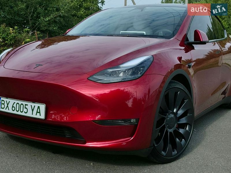 Tesla Model Y 2024