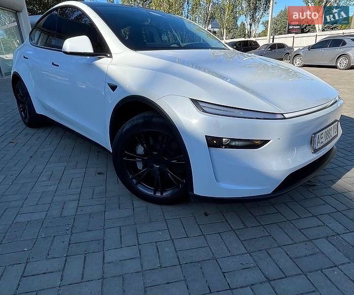 Внедорожник / Кроссовер Tesla Model Y 2025 в Днепре