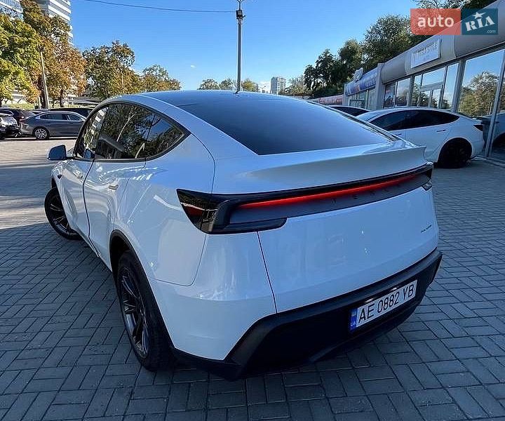 Внедорожник / Кроссовер Tesla Model Y 2025 в Днепре