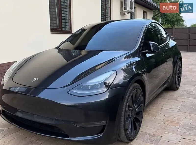 Tesla Model Y 2023
