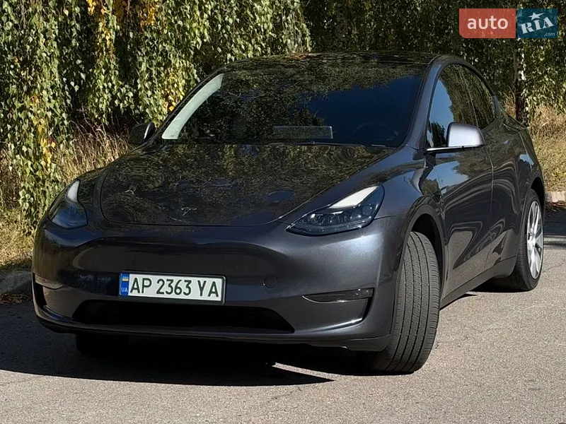 Tesla Model Y 2023