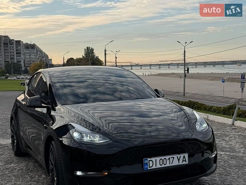 Позашляховик / Кросовер Tesla Model Y 2023 в Дніпрі фото Позашляховик / Кросовер Tesla Model Y 2023 в Дніпрі