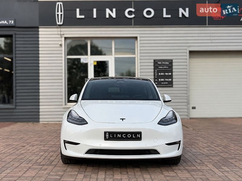 Tesla Model Y 2022