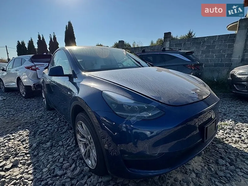 Tesla Model Y 2023