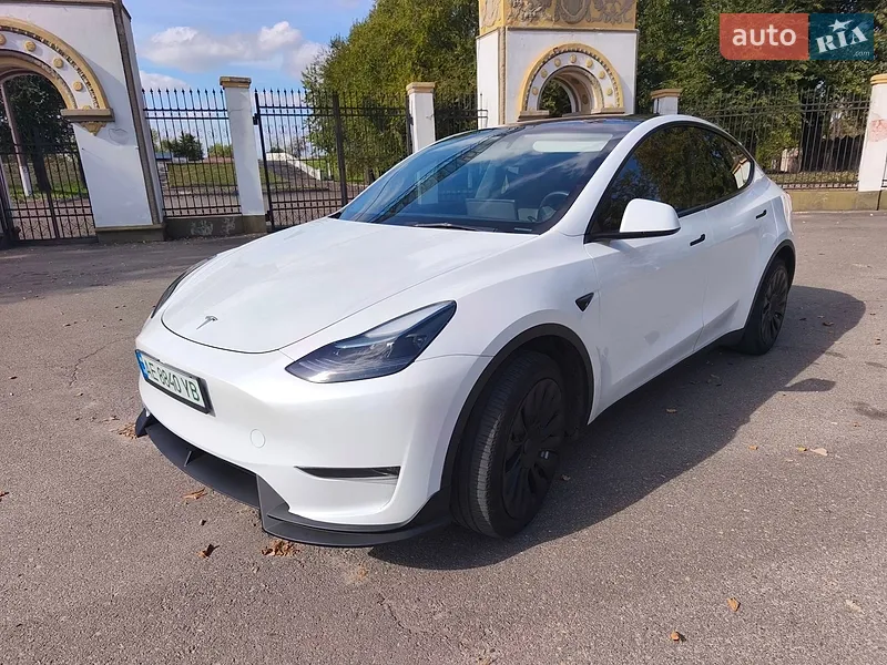 Tesla Model Y 2023